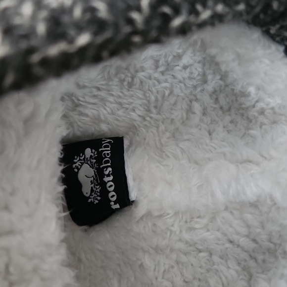 ROOTS | Cabin baby toque beanie hat red gray stripes - Picture 3 of 3